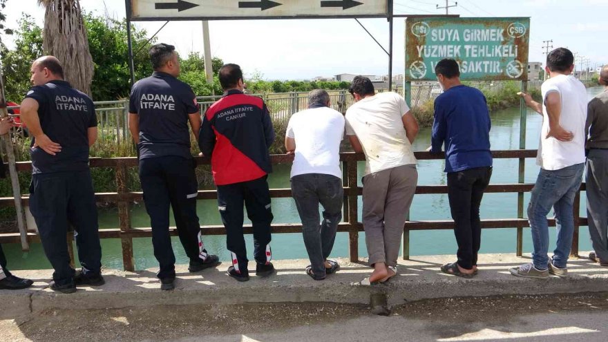 7 yaşındaki çocuk sopa almak isterken kanala düştü