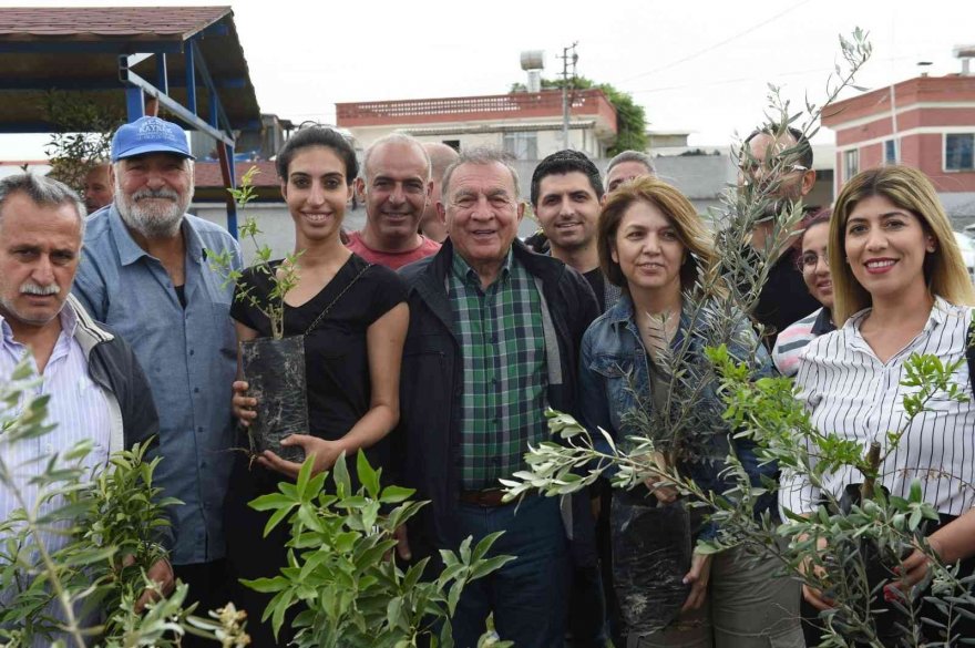 Çiftçilere 10 bin fide ve fidan dağıtıldı