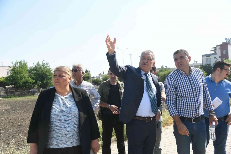 Ceyhan’da yol seferberliği