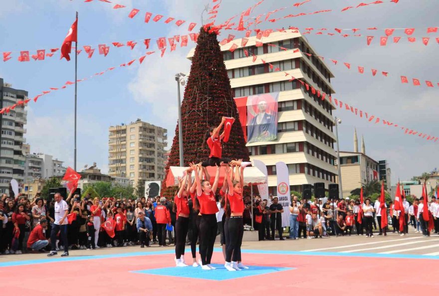 Adana’da 19 Mayıs Atatürk’ü Anma, Gençlik ve Spor Bayramı coşkusu