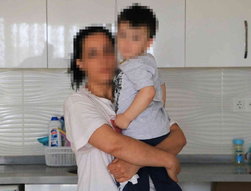 Kocasının şiddetinden kaçtı, ablasına sığındı, o da sokağa attı