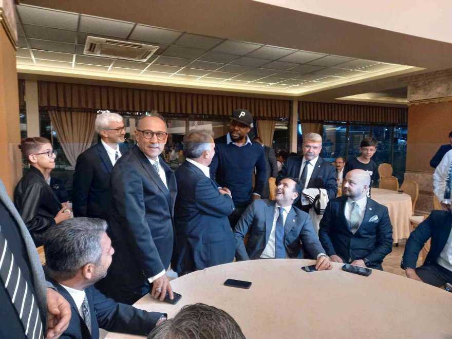 Ahmet Nur Çebi: ”Genel kurul üyeleri kimi isterse onu seçecek biz de saygı duyacağız”