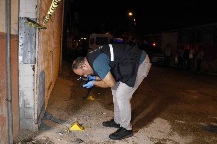 Silahlı çatışmada başından vurulan kişi öldü