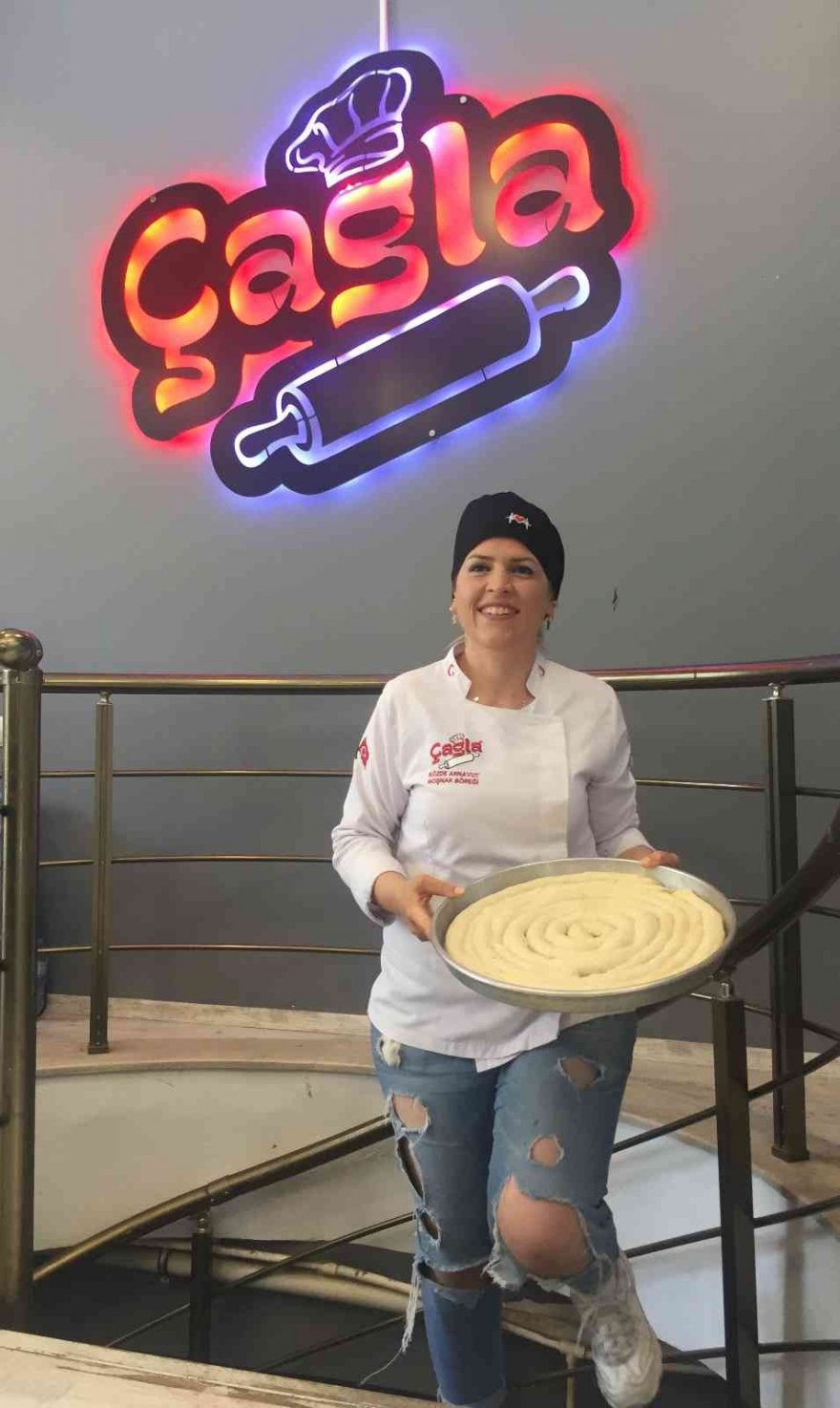 Aşerdi, 5 kadına iş verdi