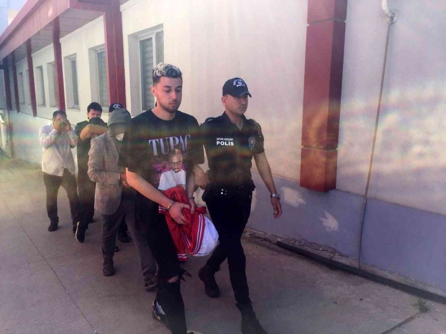 Polis vatandaşın 1 milyon 175 bin lirasını kurtardı