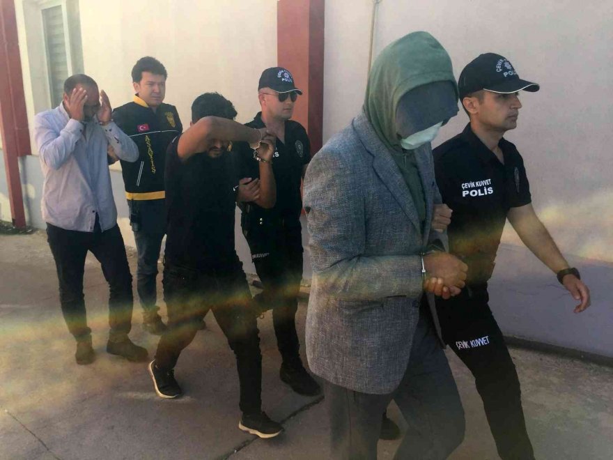 Polis vatandaşın 1 milyon 175 bin lirasını kurtardı