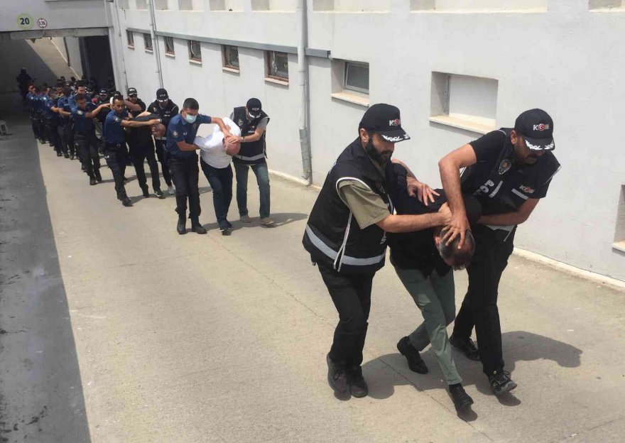 Adana'da yapılan operasyonda ortaya çıktı: Çete kadınları zorla fuhşa sürüklüyormuş
