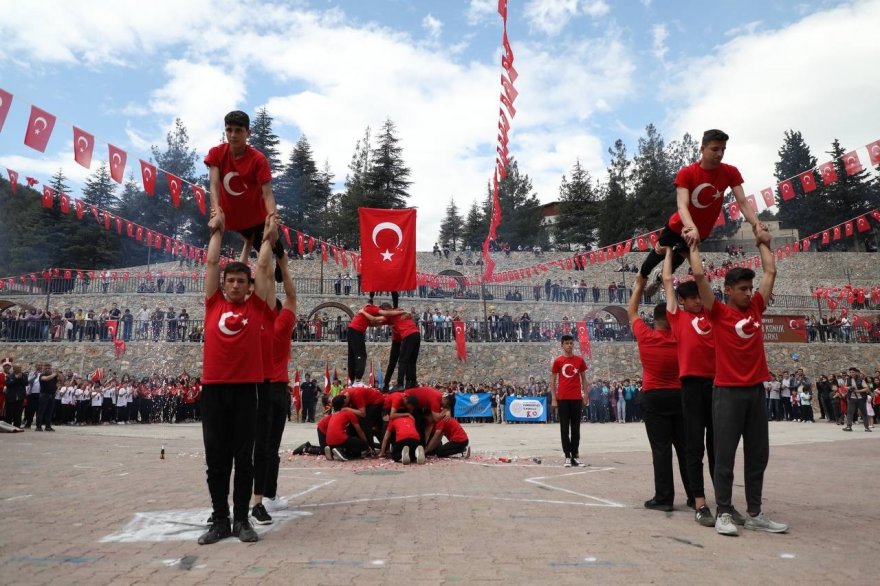 Pozantı’nın gurur ve onur günü coşkuyla kutlandı