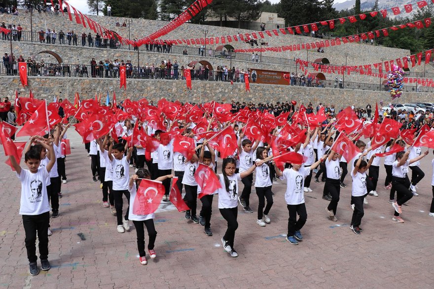 Pozantı’nın gurur ve onur günü coşkuyla kutlandı