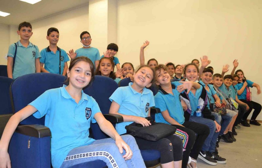 Yüreğir’de öğrenciler sinema ile buluştu