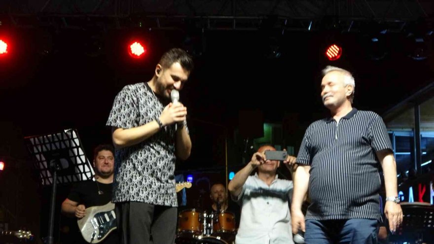 Kozan Kurtuluş etkinlikleri Gökhan Tepe konseri ile son buldu