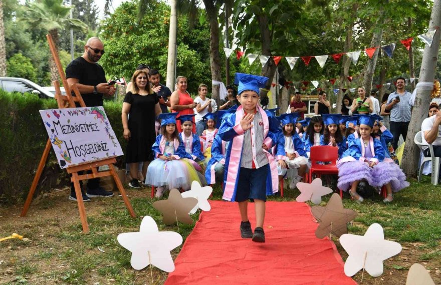 Miniklerin mezuniyet töreni