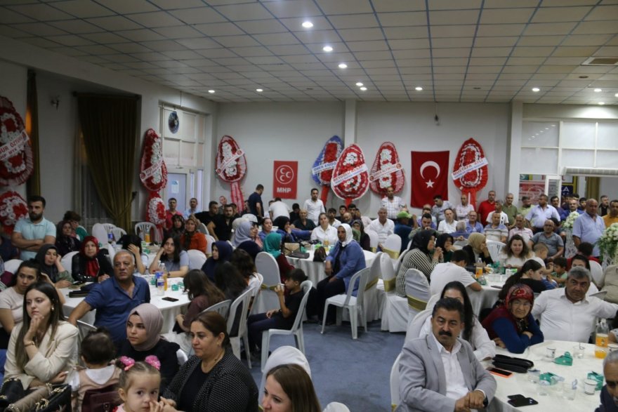 Kozan’da MHP’ye 350 kişi katıldı