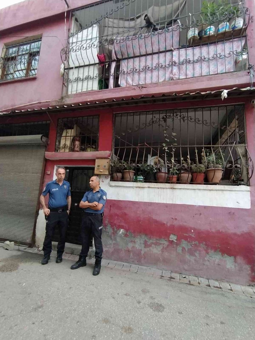 Kuzeni başından vurdu: ağır yaralandı