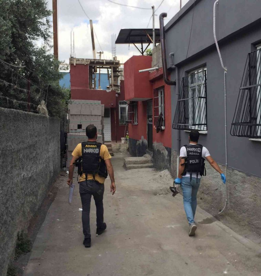 Torbacıların evine koç başlarıyla kapılar kırılıp girildi