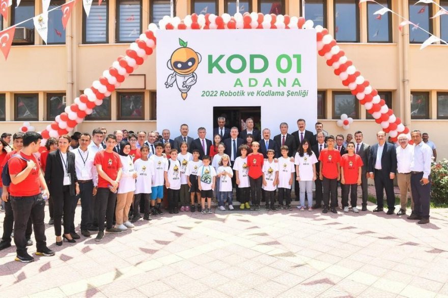 Vali Elban: “247 bin öğrencimiz kod okuryazarı haline geldi”