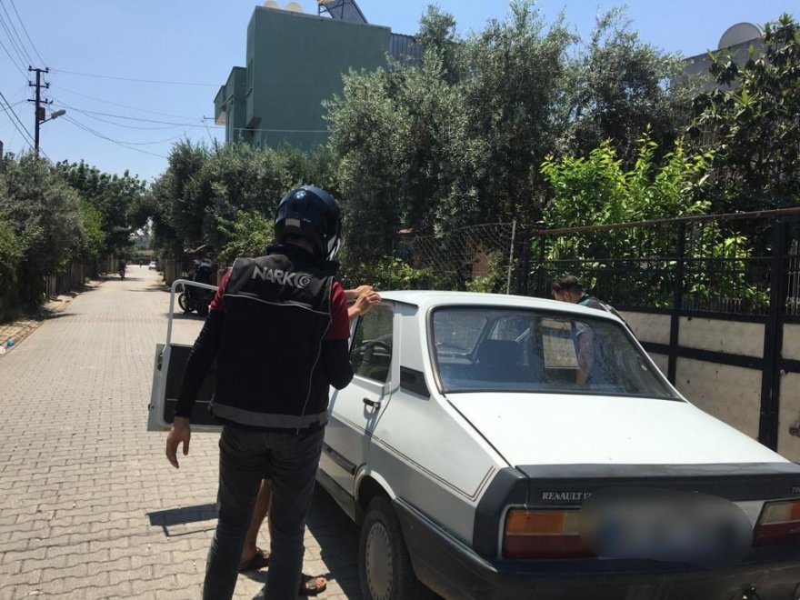 Cono mahallesine uyuşturucu operasyonu