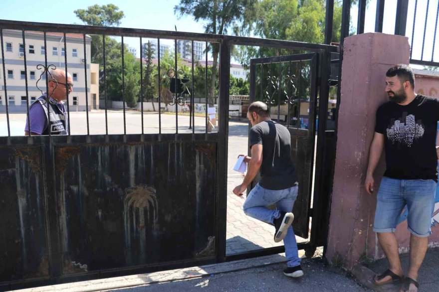 Koştular, depar attılar ama yine de sınava geç kaldılar