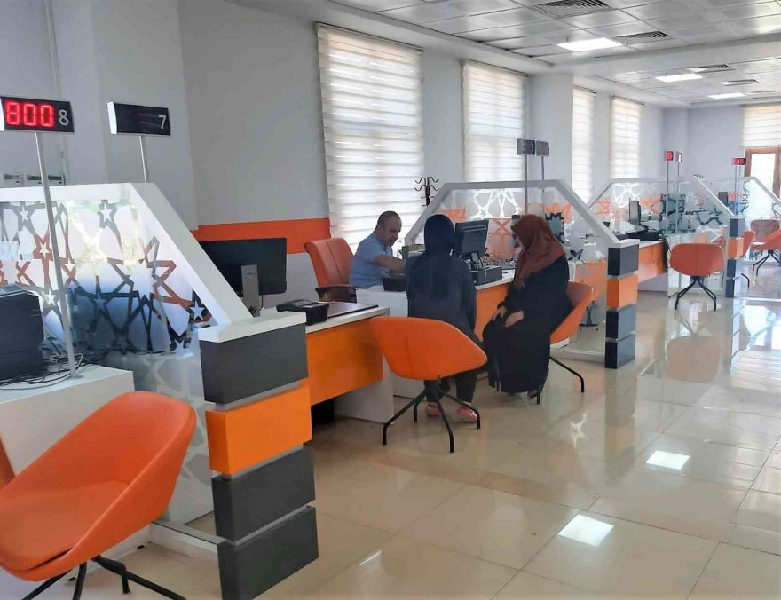 Adana’da kimliklerinde sorun olan 158 adayın sınava girmesi sağlandı