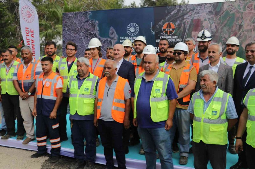 Bakan Karaismailoğlu: "15 Temmuz Şehitler Köprüsünü 2023’te açacağız"