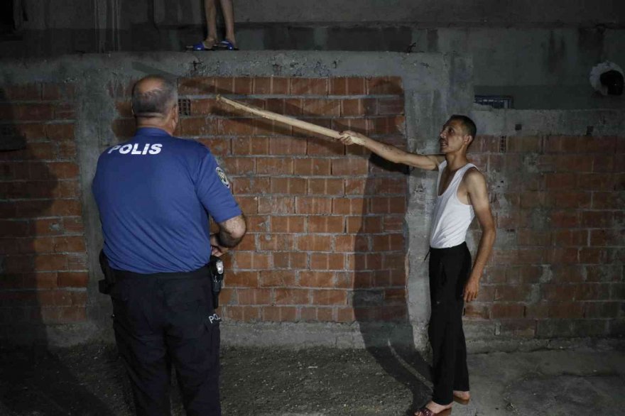 Adana'da silahlı saldırıya giden şüpheli polis tarafından yakalandı
