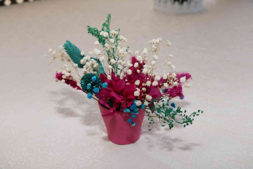 Kuru çiçekte ithalatı ihracata çevirdi