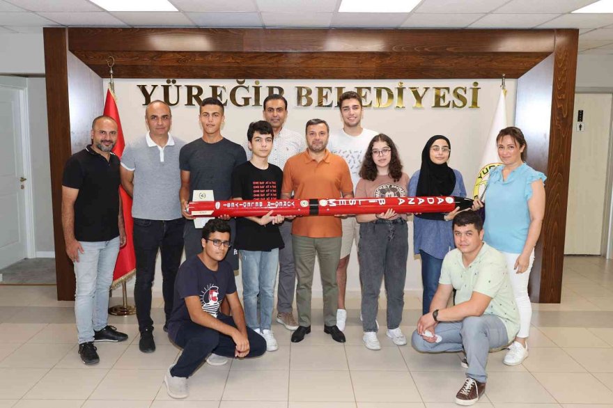 Kocaispir TEKNOFEST’te Türkiye ikincisi olan gençleri kutladı