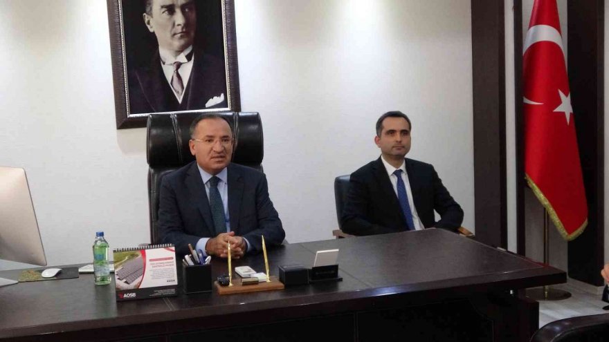 Kozan'da Adalet Bakanı Bozdağ'dan 6’lı masa eleştirisi: Hepsi yüreksiz