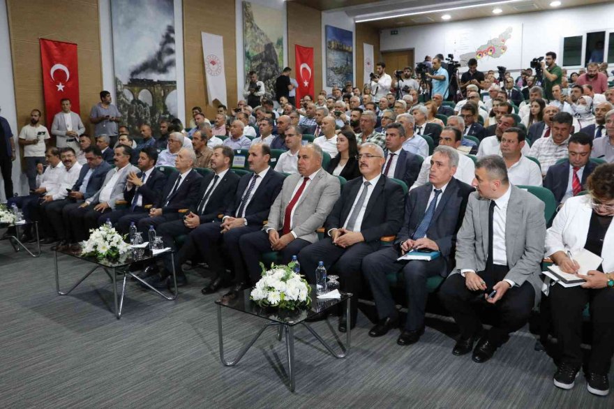 Bakan Kirişci: “Her şehir kendi ihtiyacını yerelden örtü altı ile karşılayacak”