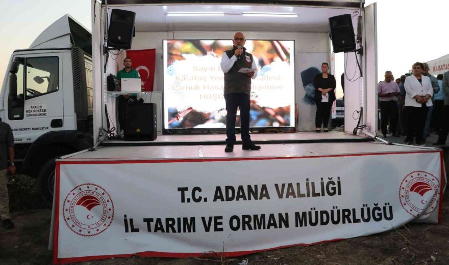 Bakan Kirişci biçerdövere binip pamuk hasat etti