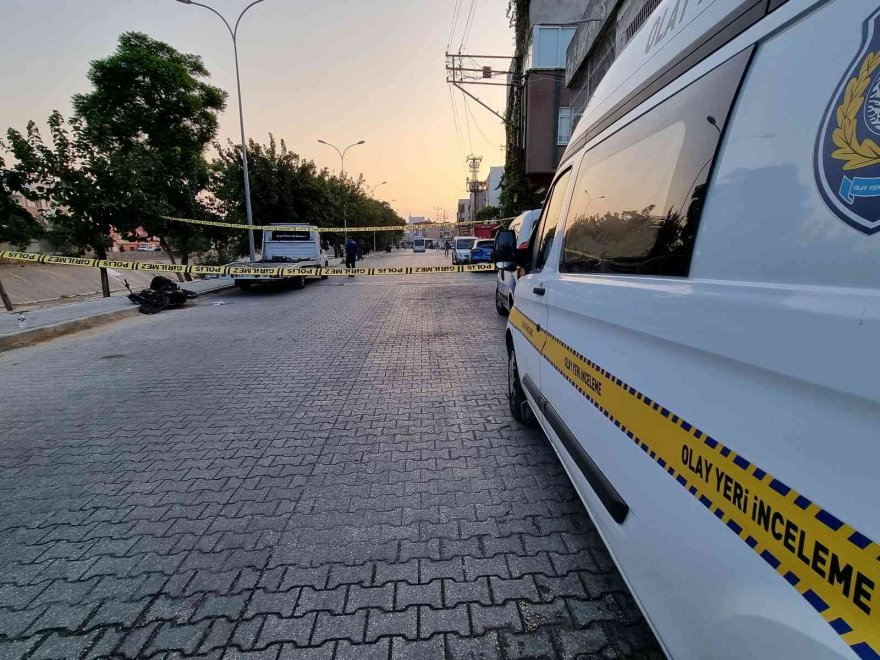 Adana’da silahlı saldırıya uğrayan motosikletli öldü
