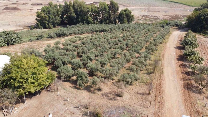 Sahibi yolu kapattı, mahalleli kapıda kaldı