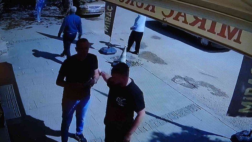 Adana'da çatı aktı, kılıç ve silahlar çekildi