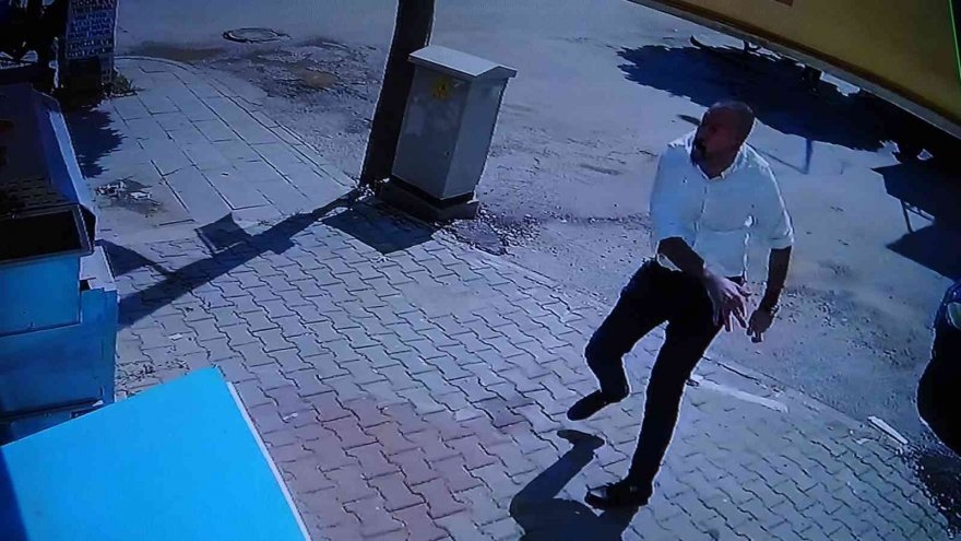 Adana'da çatı aktı, kılıç ve silahlar çekildi