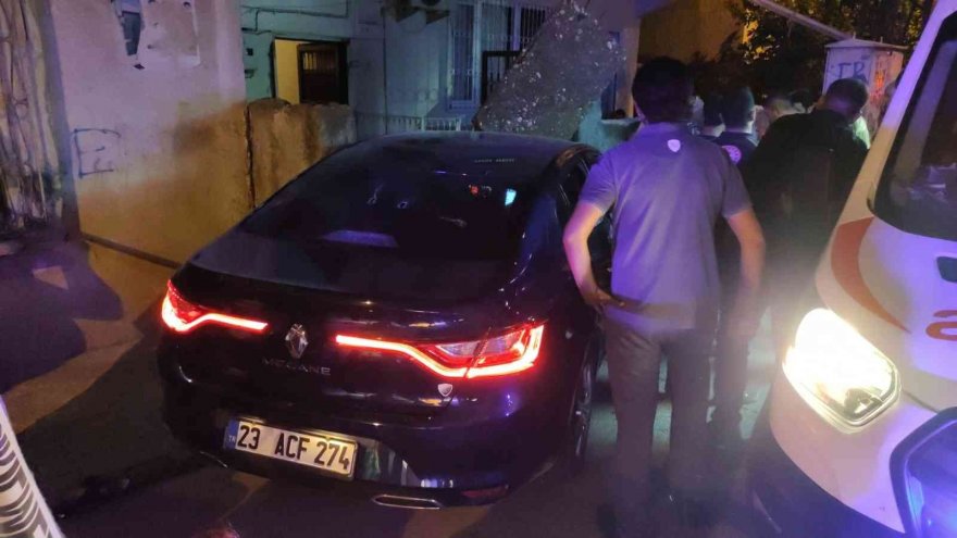 Torununun kınasına geldi, çatışmanın arasında kalıp öldürüldü