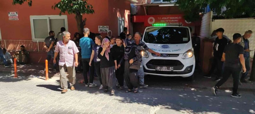 3 yaşındaki kızını silahla öldürüp intihar etti