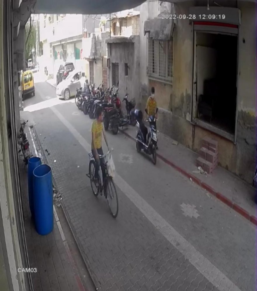 Elektrikli bisikletin çalınma anı kameraya yansıdı