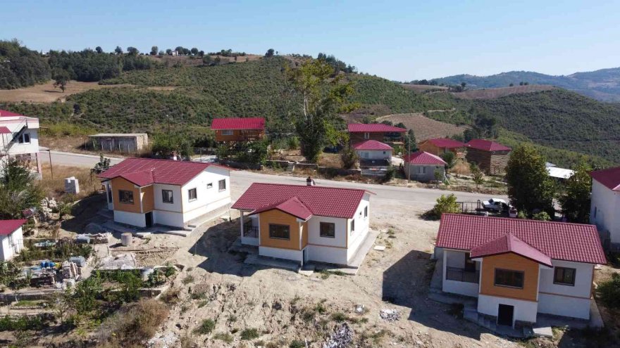 Yangının izleri silindi, afet evlerinde teslimat için geri sayım başladı