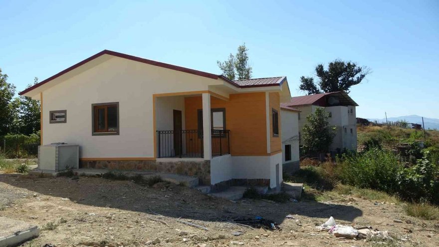 Yangının izleri silindi, afet evlerinde teslimat için geri sayım başladı