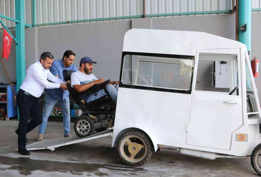 Engellilere özel joystick ile kullanılan araç geliştirdi