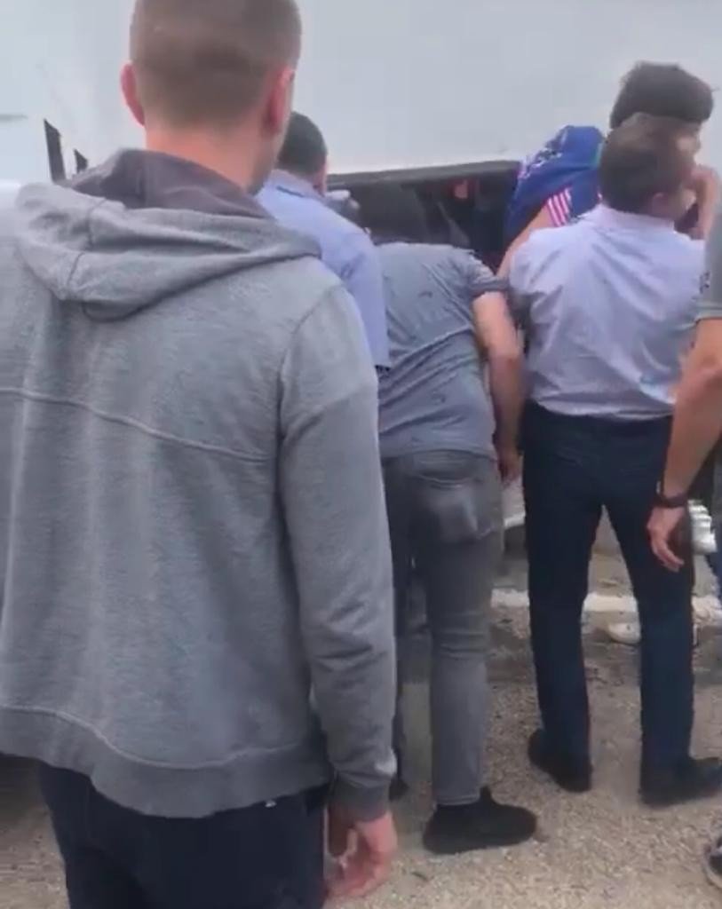 Servis aracı kaza yaptı, 14 öğrenci hafif yaralandı