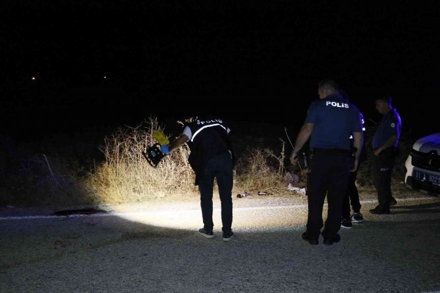 Tarlada kasığından vuruldu, 100 metre sürünerek polise sığındı