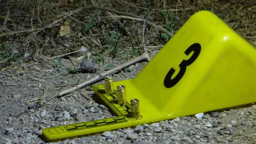 Tarlada kasığından vuruldu, 100 metre sürünerek polise sığındı