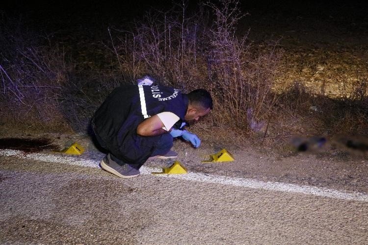 Tarlada kasığından vuruldu, 100 metre sürünerek polise sığındı