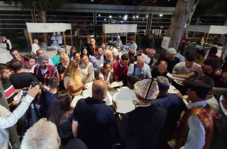 Gala gecesinde şırdan kuyruğu