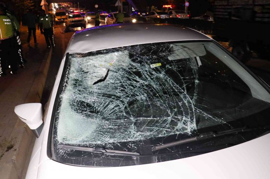 Otomobil elektrikli scooter’a arkadan çarptı: 1 ölü