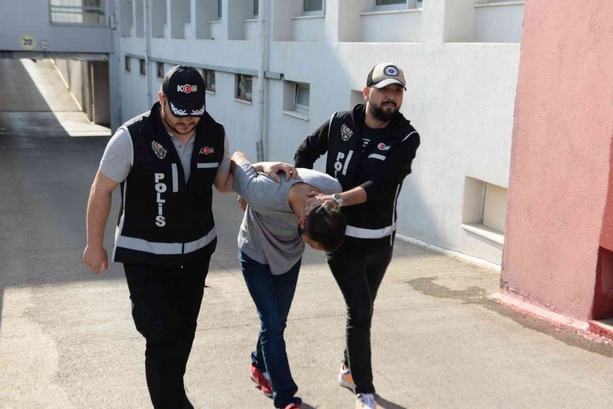 Uzun namlulu silah ve uyuşturucu ticareti yapan 6 zanlı tutuklandı