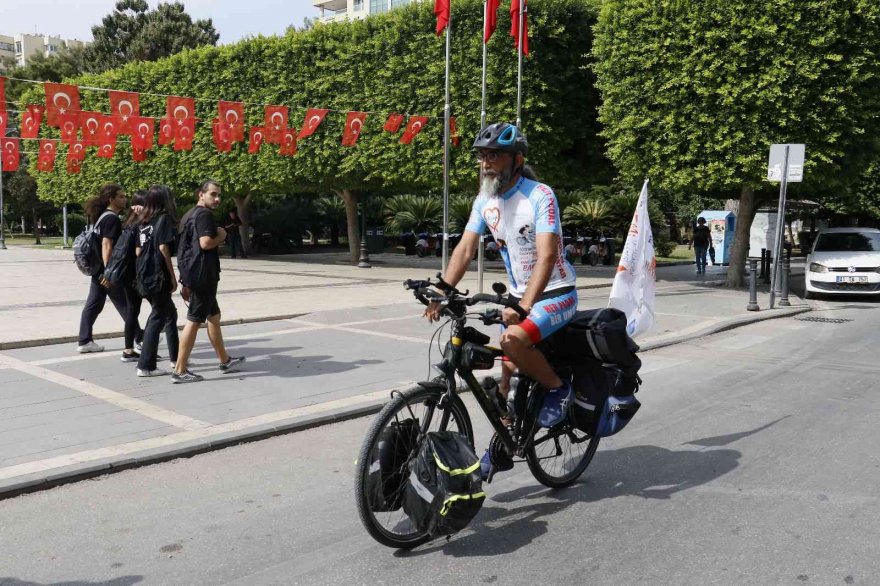 Lösemili çocuklar için 7 bin kilometre pedal çevirdi