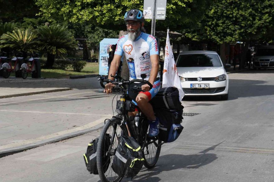 Lösemili çocuklar için 7 bin kilometre pedal çevirdi