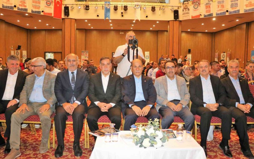 Eğitim-Bir-Sen’de Mehmet Sezer yeniden başkan